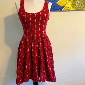 Hot Topic-anchor-keyhole back dress